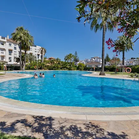 아파트 Lorcrisur Near Puerto Banus *